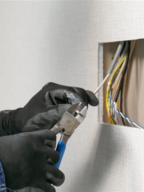 Mantenimiento eléctrico en Vigo con cobertura en toda España